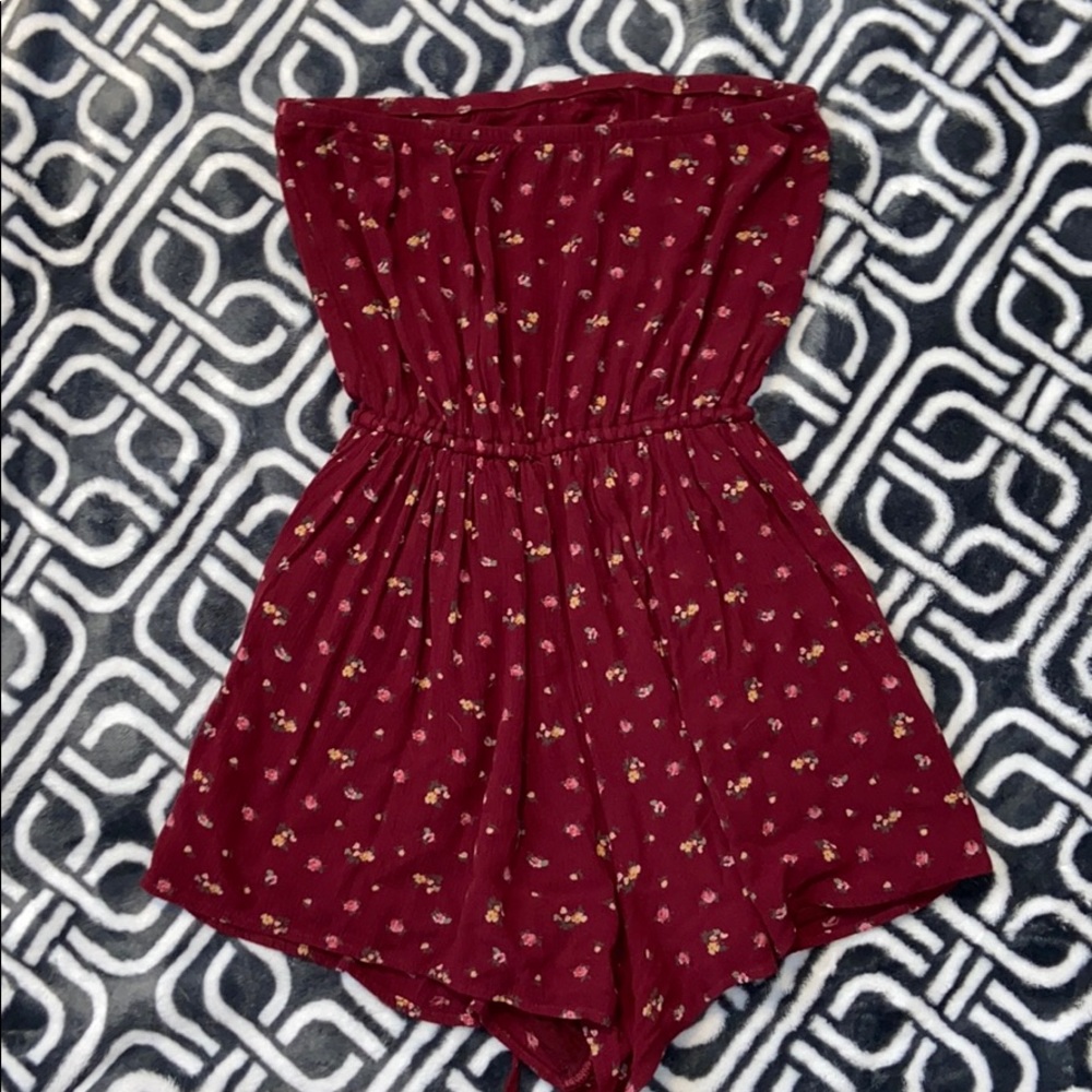 Strapless Floral Romper - Picture 8 of 10